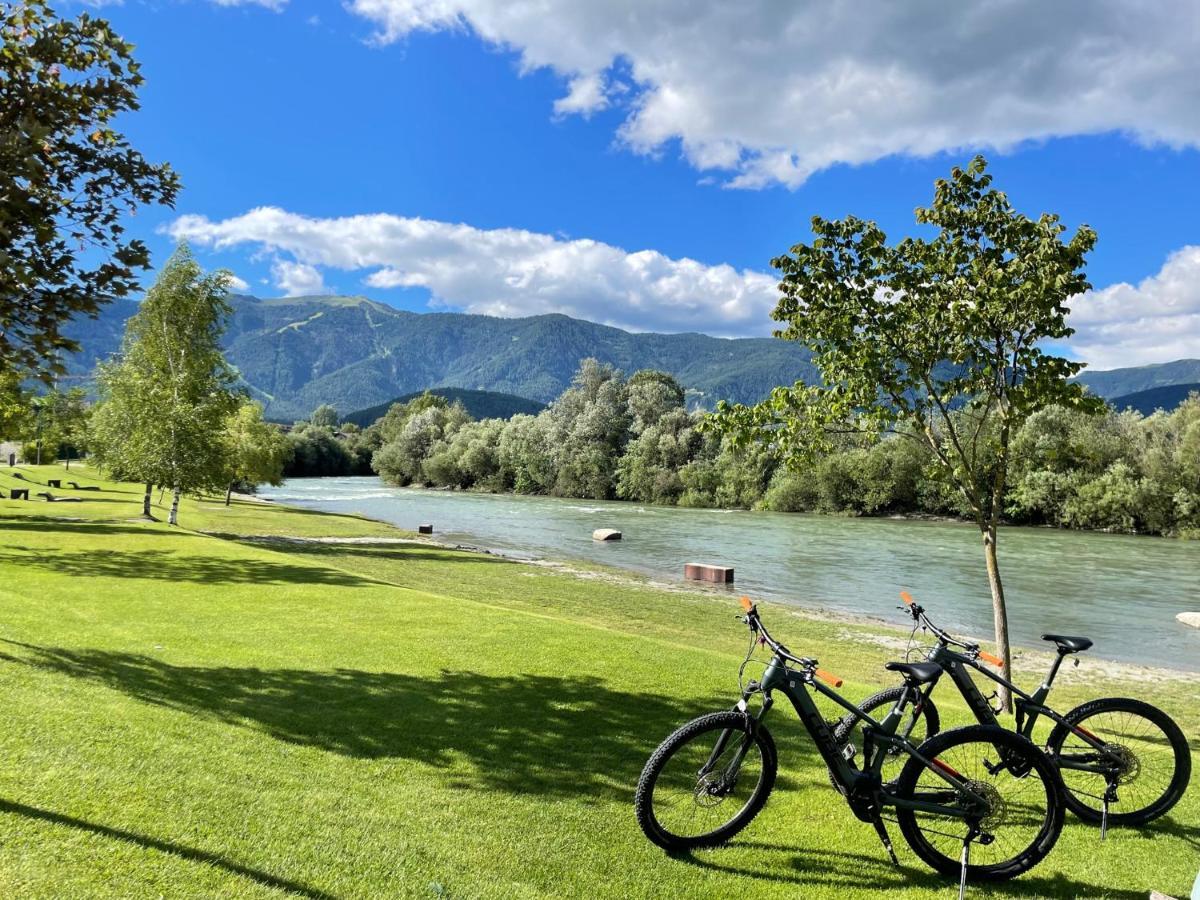 Отель Bed&Bike Bruneck - Брунико Экстерьер фото